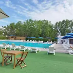 Gold Coast Village Cagnano Varano
